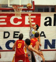 Foto de la galería: Tokio 78 - Talleres de Tucumán 77. Final con incidentes!!!