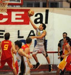 Foto de la galería: Tokio 78 - Talleres de Tucumán 77. Final con incidentes!!!