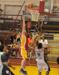 Foto de la galería: Tokio 78 - Talleres de Tucumán 77. Final con incidentes!!!