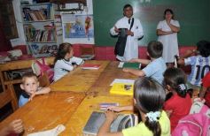 Foto de la galería: O.N.G. Conciencia  visita escuelas de Andresito