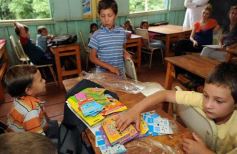 Foto de la galería: O.N.G. Conciencia  visita escuelas de Andresito