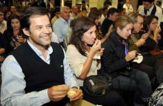 Foto de la galería: Presentación de productos Johnson a clientes y amigos