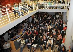 Foto de la galería: Mario “Pacho” O’ Donnell disertó en el Teatro Lírico