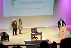 Foto de la galería: Mario “Pacho” O’ Donnell disertó en el Teatro Lírico