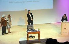 Foto de la galería: Mario “Pacho” O’ Donnell disertó en el Teatro Lírico