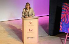 Foto de la galería: Mario “Pacho” O’ Donnell disertó en el Teatro Lírico