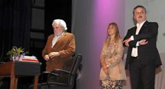 Foto de la galería: Mario “Pacho” O’ Donnell disertó en el Teatro Lírico