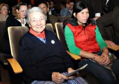 Foto de la galería: Mario “Pacho” O’ Donnell disertó en el Teatro Lírico