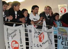 Foto de la galería: Apertura de las sesiones ordinarias de la Legislatura en el Teatro de Prosa