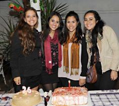 Foto de la galería: Silvina Daniela Davalos en su casa con amigos!!!