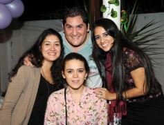 Foto de la galería: Silvina Daniela Davalos en su casa con amigos!!!