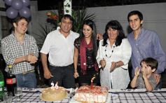 Foto de la galería: Silvina Daniela Davalos en su casa con amigos!!!