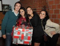 Foto de la galería: Silvina Daniela Davalos en su casa con amigos!!!