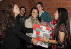 Foto de la galería: Silvina Daniela Davalos en su casa con amigos!!!