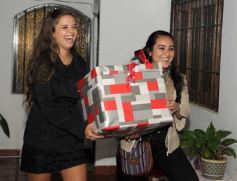 Foto de la galería: Silvina Daniela Davalos en su casa con amigos!!!