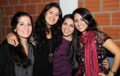 Foto de la galería: Silvina Daniela Davalos en su casa con amigos!!!