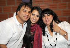Foto de la galería: Silvina Daniela Davalos en su casa con amigos!!!