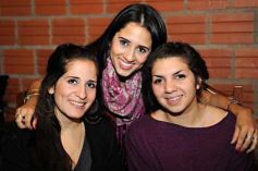 Foto de la galería: Silvina Daniela Davalos en su casa con amigos!!!