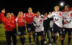 Foto de la galería: Guaraní 0-Juventud Unida 0 (La Franja a un paso del Argentino A)