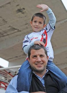 Foto de la galería: Guaraní 0-Juventud Unida 0 (La Franja a un paso del Argentino A)
