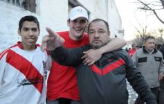 Foto de la galería: La gente acompañó  a Guaraní en  Tucumán