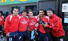 Foto de la galería: La gente acompañó  a Guaraní en  Tucumán