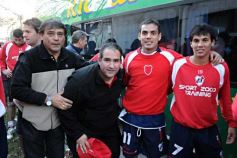 Foto de la galería: La gente acompañó  a Guaraní en  Tucumán