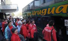 Foto de la galería: La gente acompañó  a Guaraní en  Tucumán