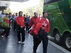 Foto de la galería: La gente acompañó  a Guaraní en  Tucumán