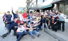 Foto de la galería: La gente acompañó  a Guaraní en  Tucumán