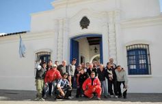 Foto de la galería: La gente acompañó  a Guaraní en  Tucumán
