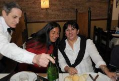 Foto de la galería: La gente acompañó  a Guaraní en  Tucumán