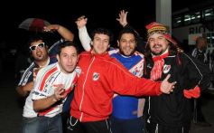 Foto de la galería: La gente acompañó  a Guaraní en  Tucumán