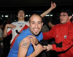 Foto de la galería: La gente acompañó  a Guaraní en  Tucumán