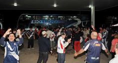 Foto de la galería: La gente acompañó  a Guaraní en  Tucumán