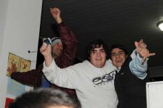 Foto de la galería: La gente acompañó  a Guaraní en  Tucumán