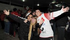 Foto de la galería: La gente acompañó  a Guaraní en  Tucumán