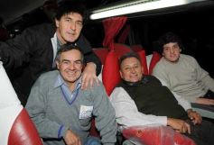 Foto de la galería: La gente acompañó  a Guaraní en  Tucumán