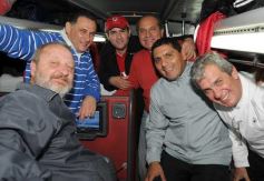 Foto de la galería: La gente acompañó  a Guaraní en  Tucumán