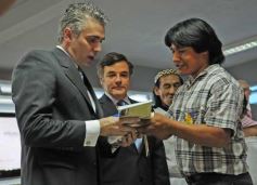 Foto de la galería: Cuarto Intermedio: Carlos Rovira recibe Lanza de Andresito