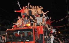 Foto de la galería: Festejos por el ascenso de Guaraní al Argentino A