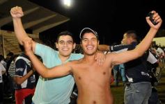 Foto de la galería: Festejos por el ascenso de Guaraní al Argentino A