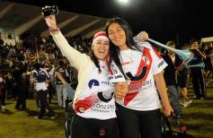 Foto de la galería: Festejos por el ascenso de Guaraní al Argentino A