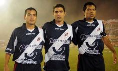 Foto de la galería: Festejos por el ascenso de Guaraní al Argentino A