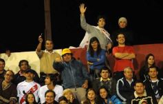 Foto de la galería: Festejos por el ascenso de Guaraní al Argentino A