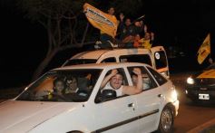Foto de la galería: Crucero: Caravana y festejos por el ascenso al Nacional B