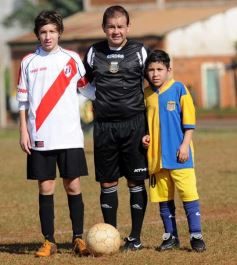 Foto de la galería: Final clase 1999: Guaraní 2-Mitre 1