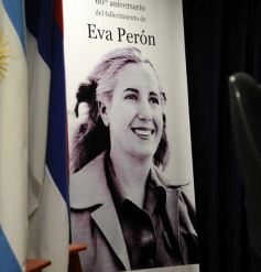 Foto de la galería: 60 aniversario del fallecimiento de Eva Perón