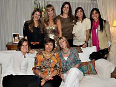 Foto de la galería: Cristina Laszeski en su casa con amigas!!!