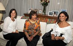 Foto de la galería: Cristina Laszeski en su casa con amigas!!!